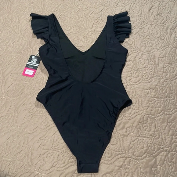 Cute Black Swimsuit - Picture 5 of 9